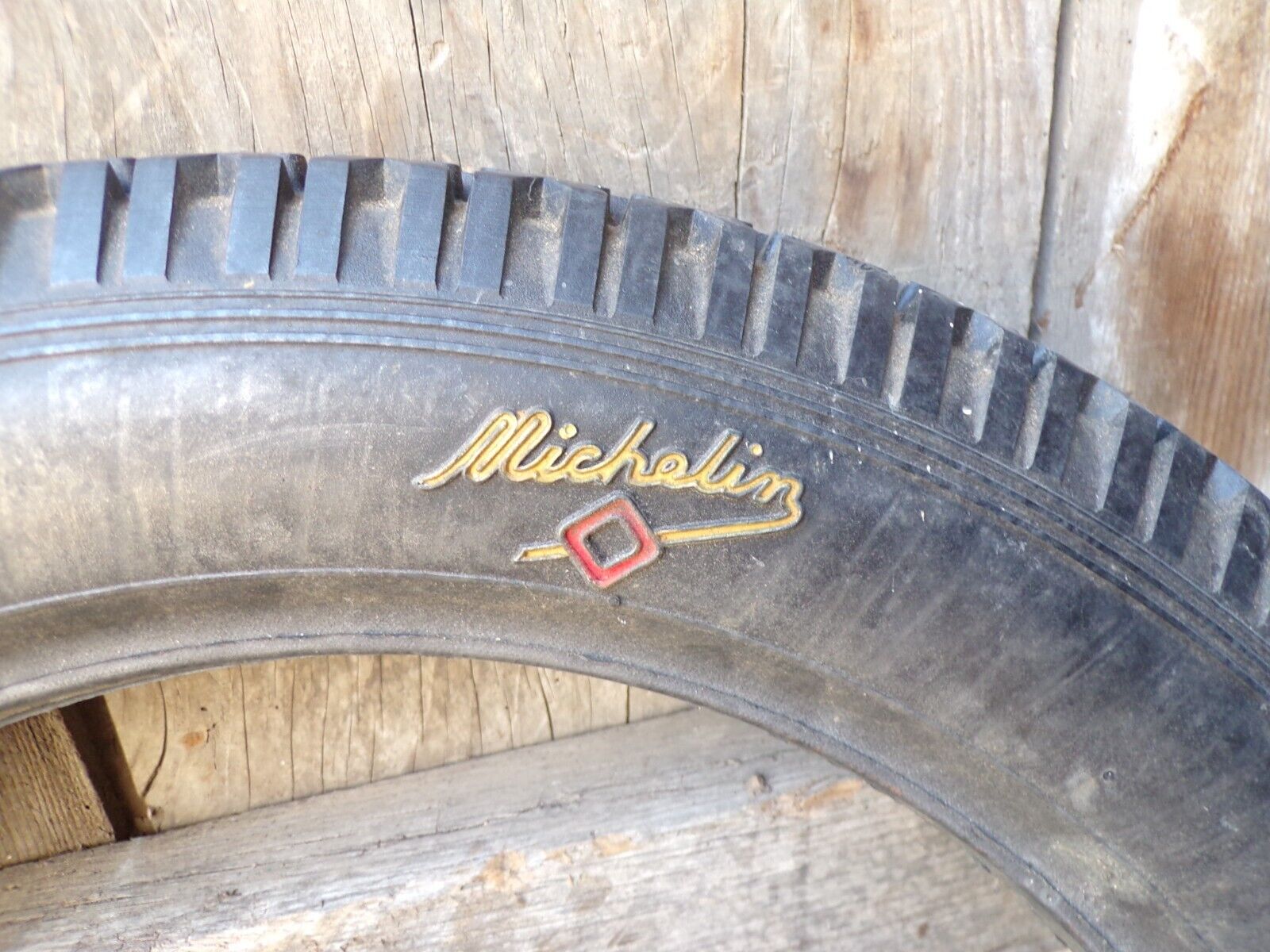 Pneu Michelin 4.00×17 cable confort S.S. d’époque neuf ou quasi 10523 Gallery Image 3