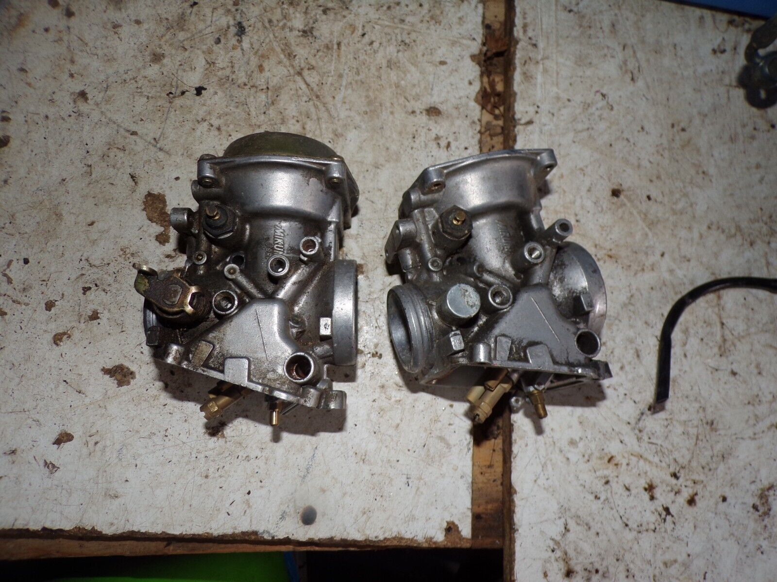 carburateurs mikuni incomplet   21223 Main Image