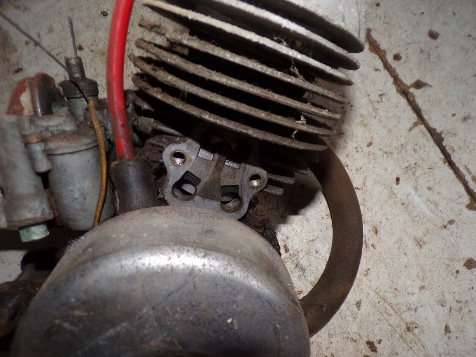 moteur pot carburateur av3 motobecane mobylette 7124 Gallery Image 1