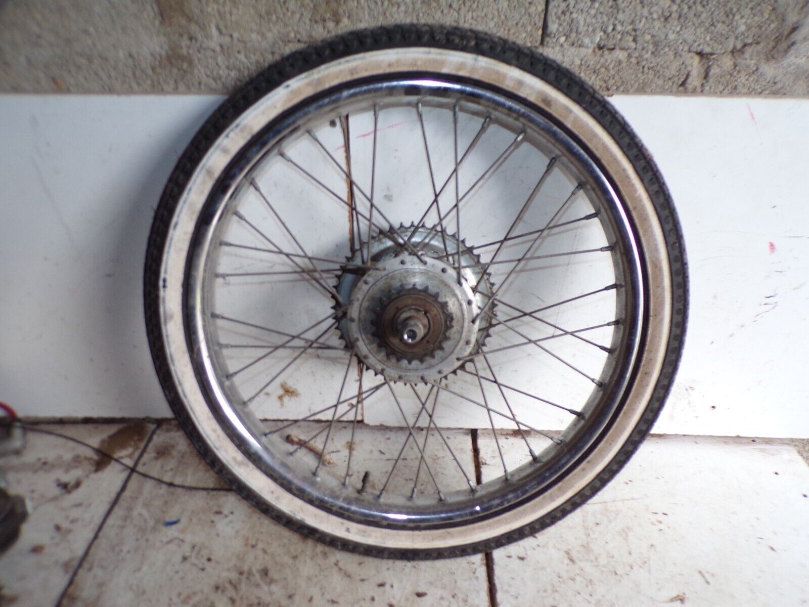 jante roue arrière 18″ broche 89 à balancier chaudron motobécane mobylette 12224 Gallery Image 1