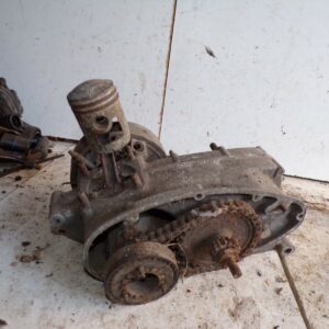 Bas moteur 125 4 vitesses peugeot incomplet 13825 – Image 3