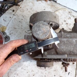 Bas moteur 125 4 vitesses peugeot incomplet 13825 – Image 4