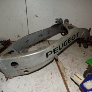 cadre XP6 Street AVEC CG  mobylette peugeot 10325