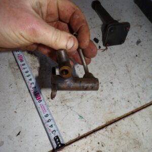 partie moteur pompe à huile peugeot 250 350 P107 108 2425 – Image 3