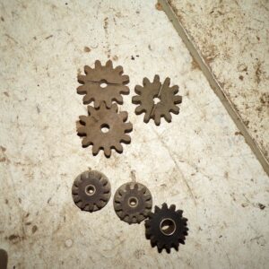 lot pignon couronne compteur alcyon motobecane terrot monet goyon  4225 – Image 1