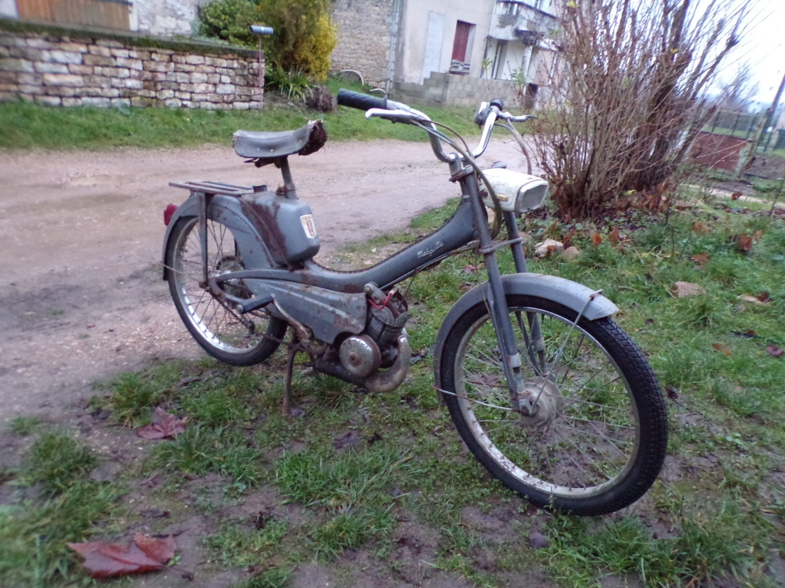 Mobylette Motobecane av 48 101225