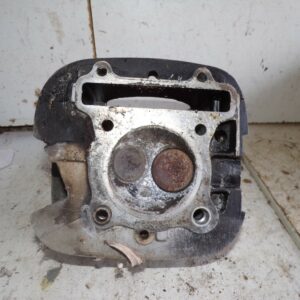 Yamaha 250 XT culasse 14825 – Image 4