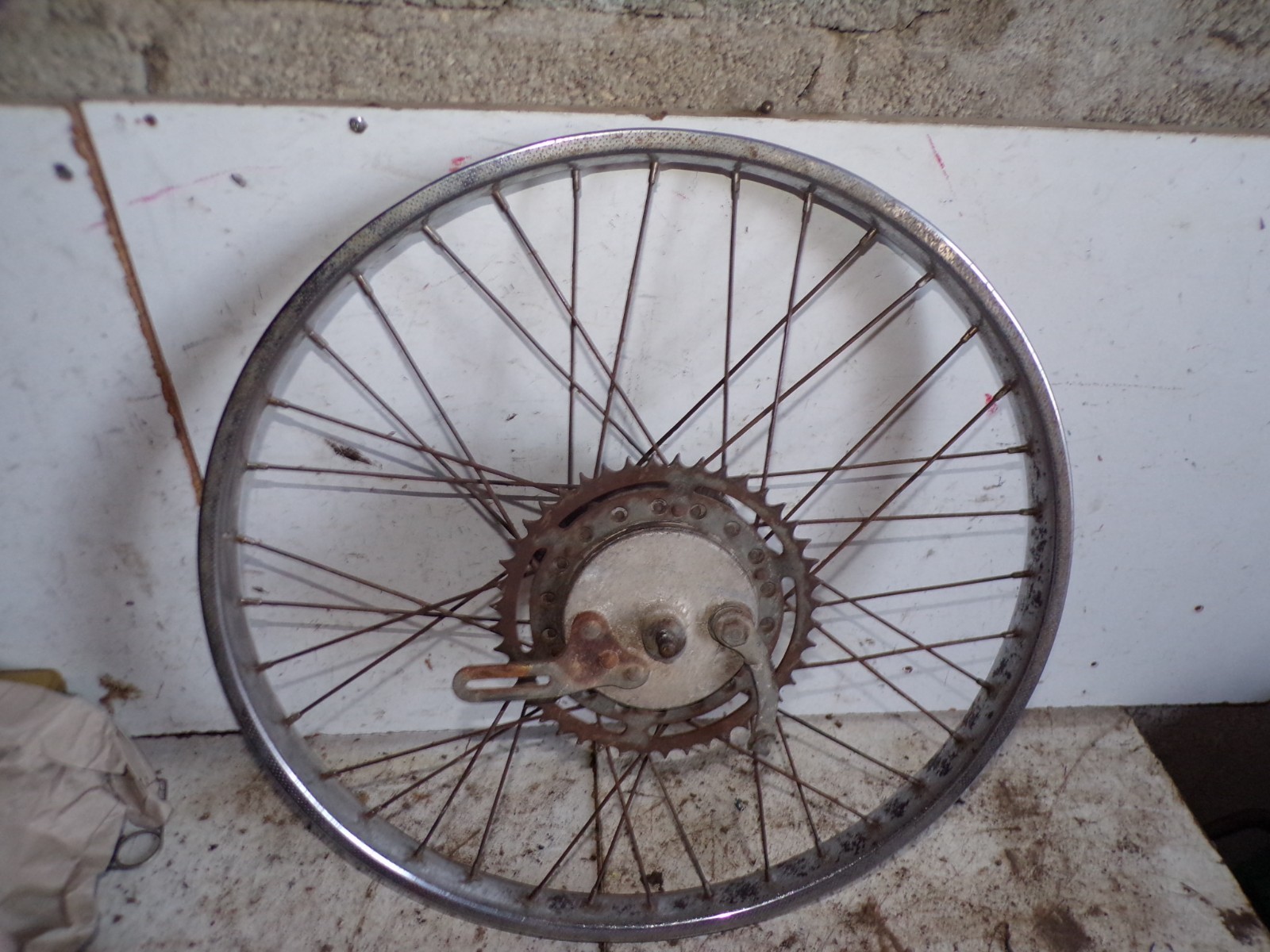 roue jante arrière 100mm 19″ 42 44 48 76 79  motobecane mobylette 9226