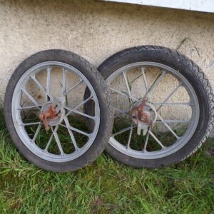 paire de jantes Sachs minarelli ? roues batons 16" mobylette italienne 5326