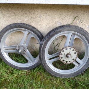 paire de jantes Sachs minarelli ? roues batons 16" mobylette italienne 5326