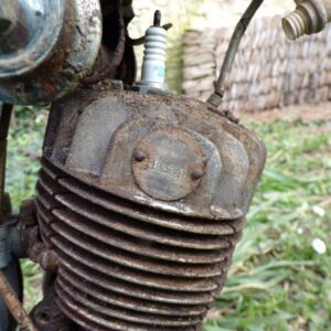 Motobecane Av 87 bleue à balancier mobylette à rénover 7326 – Image 3