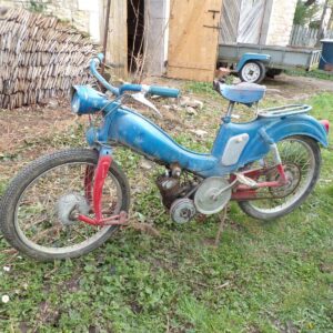 Motobecane Av 87 bleue à balancier mobylette à rénover 7326 – Image 6