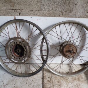 paire jante roue 18" chrome bon à frotter mobylette motobécane 7526
