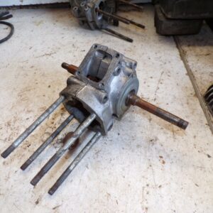paire de carters + vilebrequin 3 transferts  103 peugeot mobylette 81225