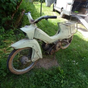 mobylette Peugeot BB 104 8526