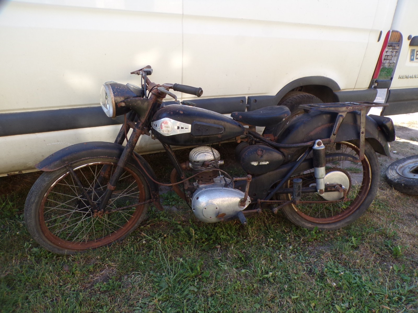 Moto 125 Magnat Debon MTD 9626
