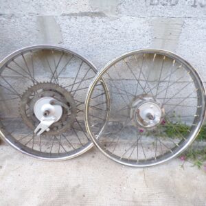 Paire de jantes roues motobecane 88 18" mobylette 11626