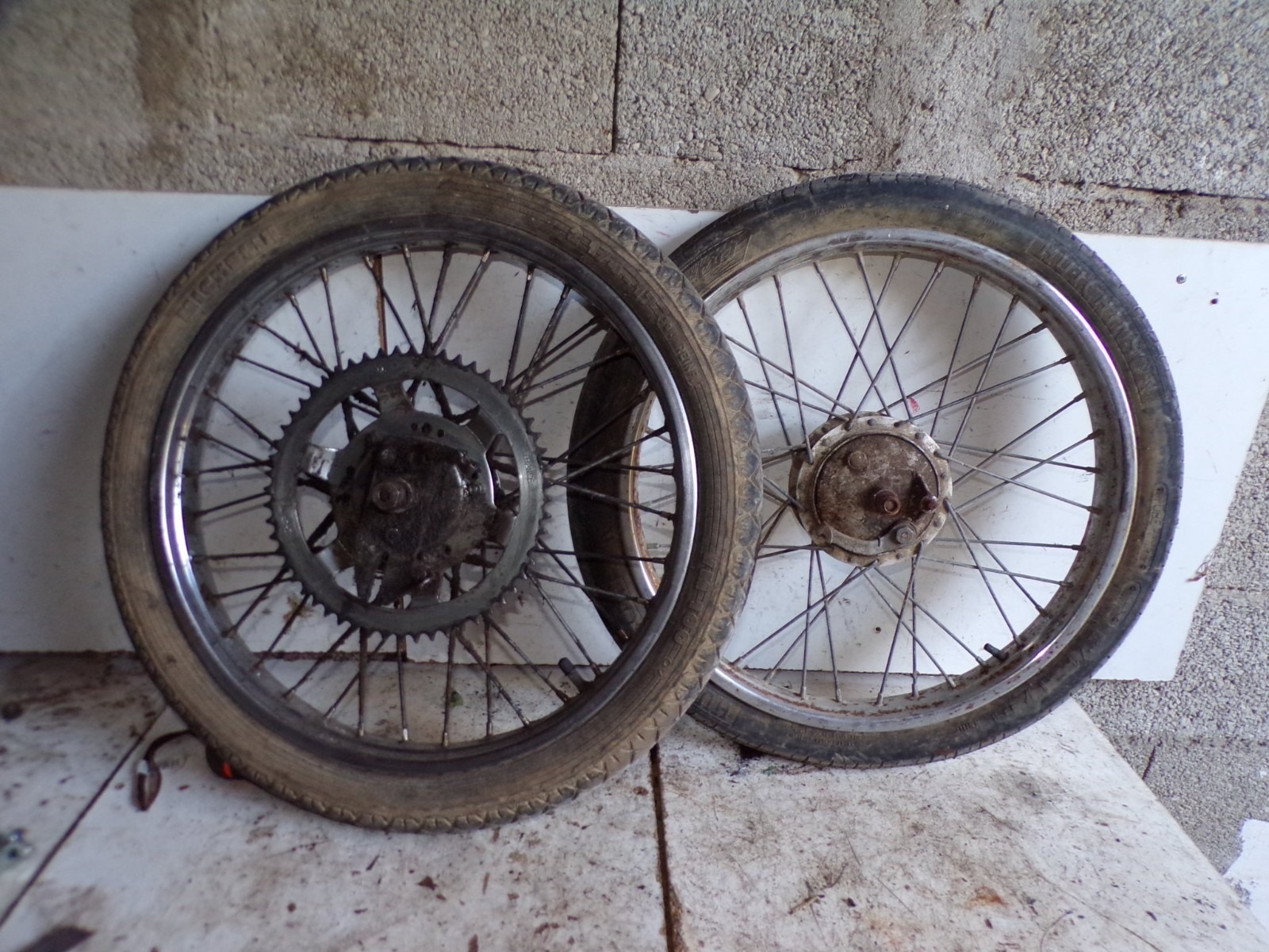paire de jantes roues 17″ sans pneus 50 51 motobécane mobylette 2726